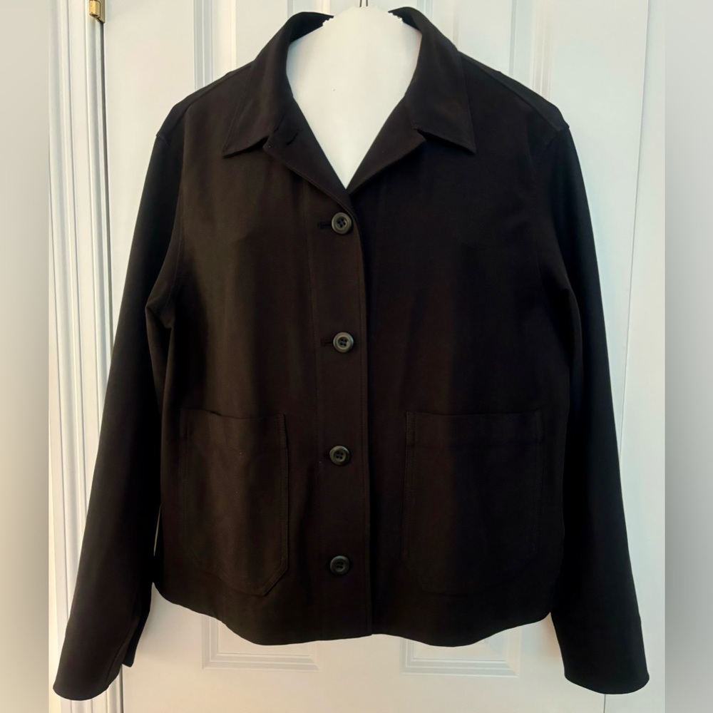 Uniqlo sz L black jacket, 2 functioning pockets